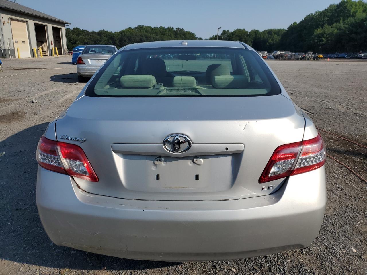 2010 Toyota Camry Base - Фото 6