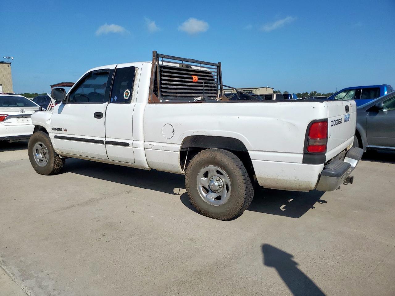 2001 Dodge Ram 1500 - Фото 2