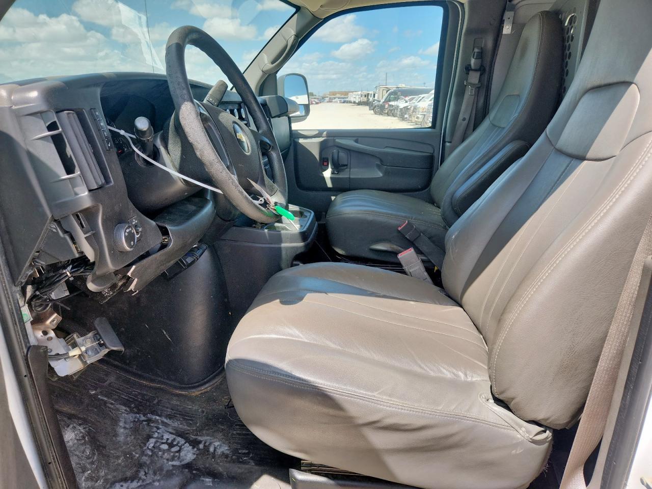 2015 Chevrolet Express G2500 - Image 7