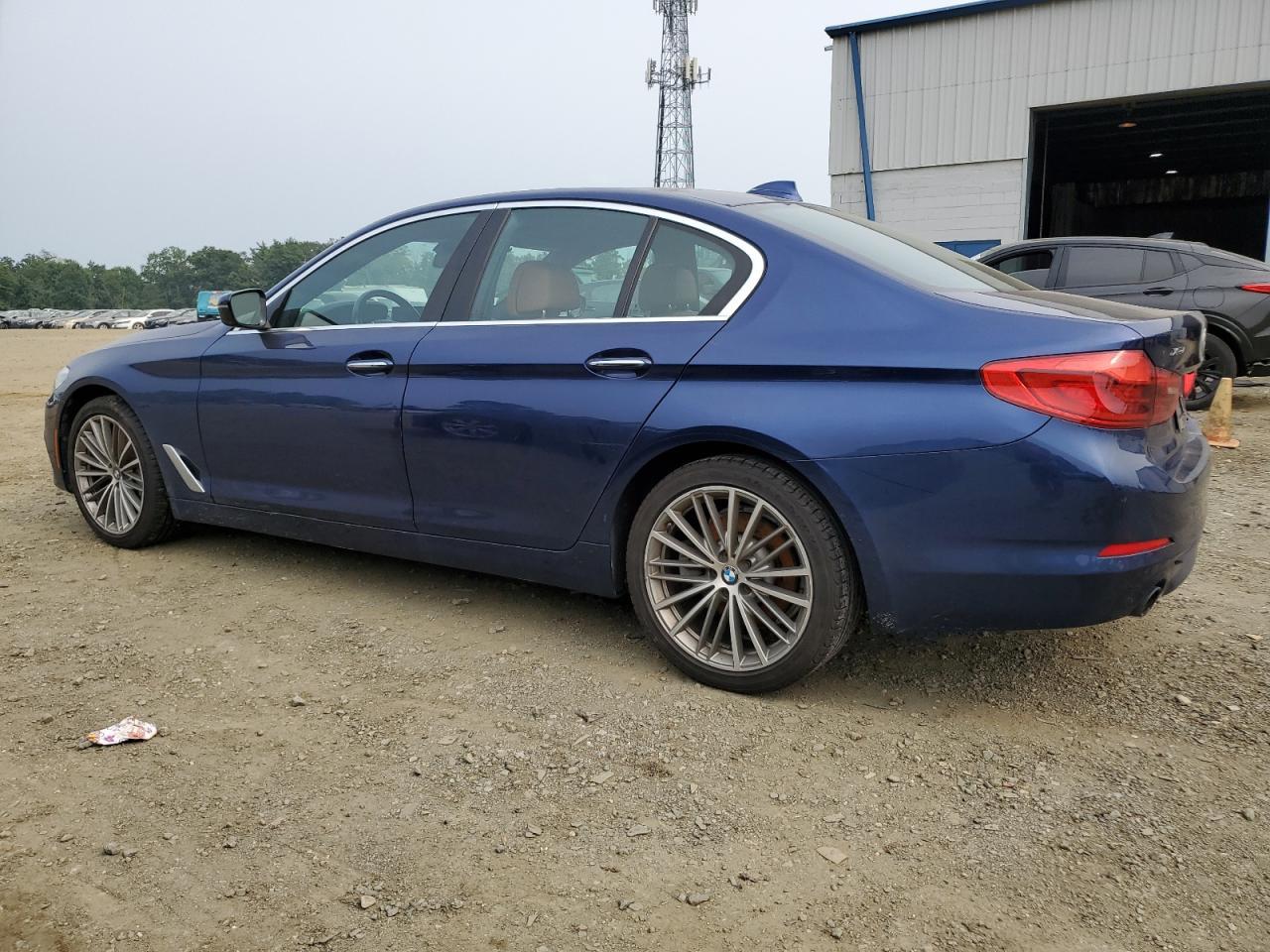 2018 BMW 530 Xi - Фото 2