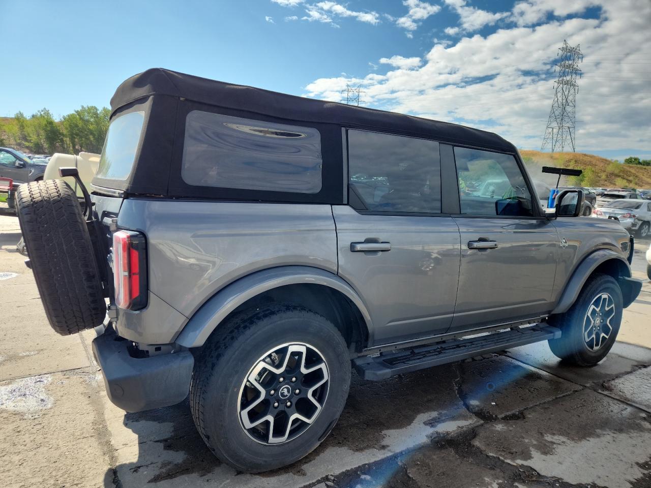 2023 Ford Bronco Base - Фото 3