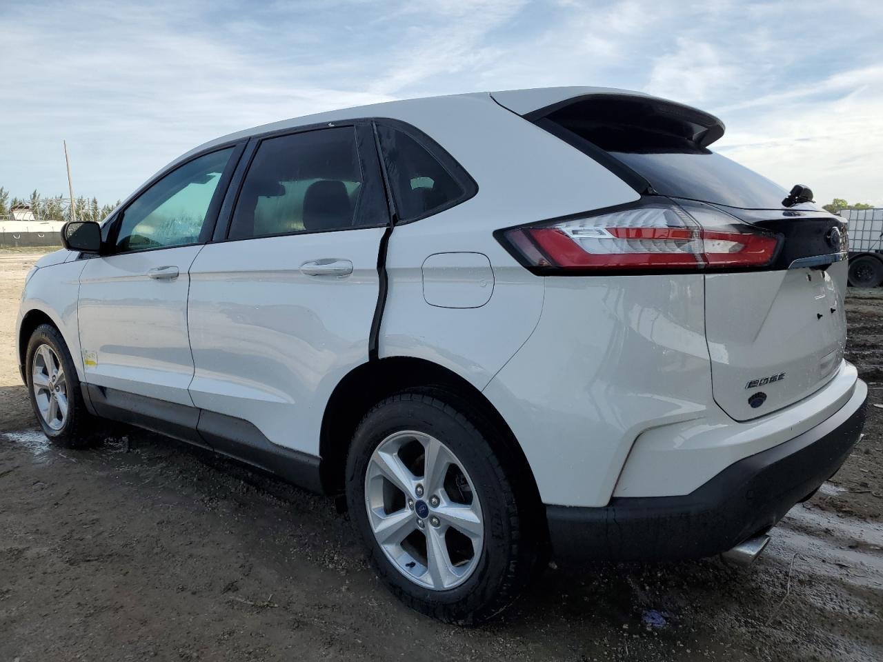 2020 Ford Edge Se - Image 2