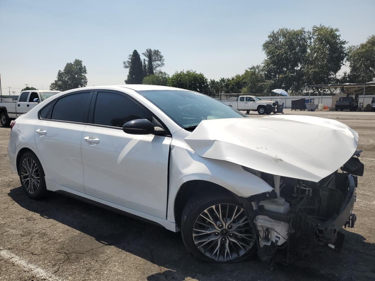 2022 Kia Forte Gt Line - Фото 4