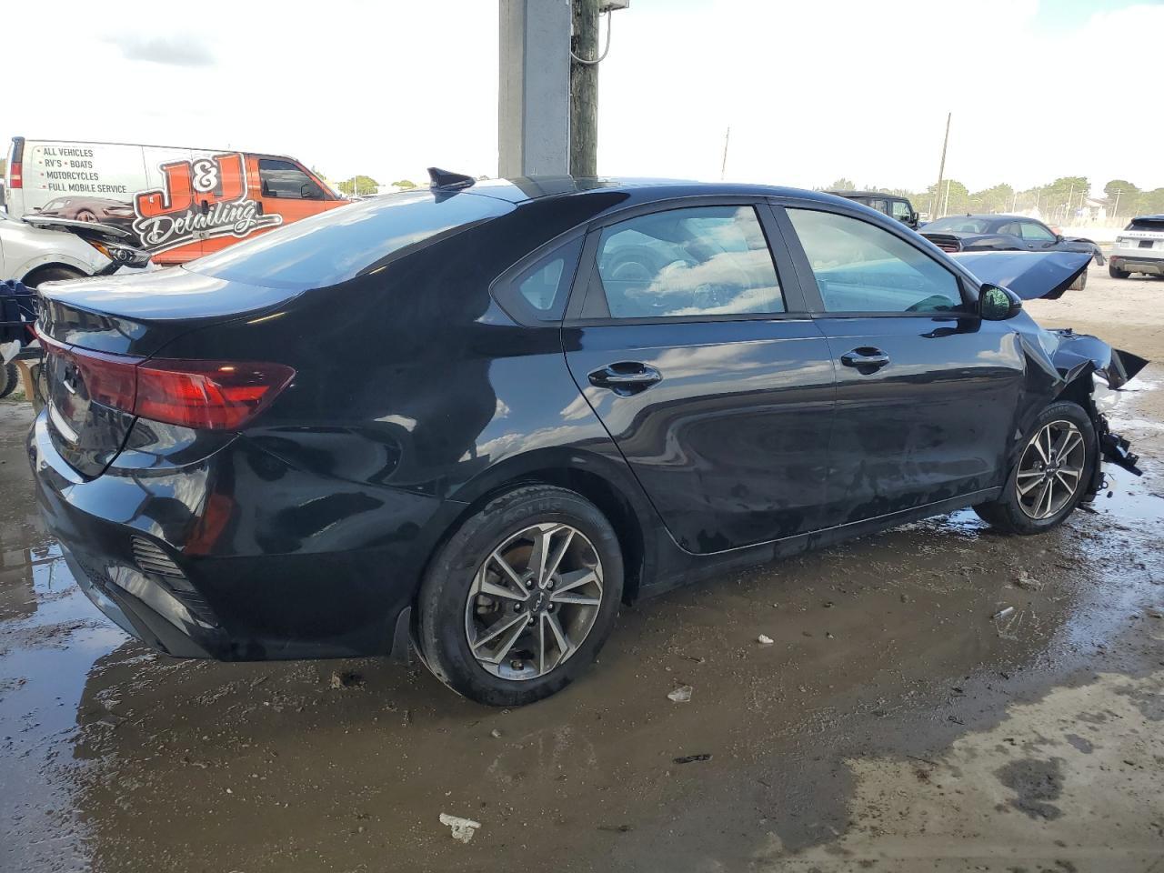 2023 Kia Forte Lx - Фото 3