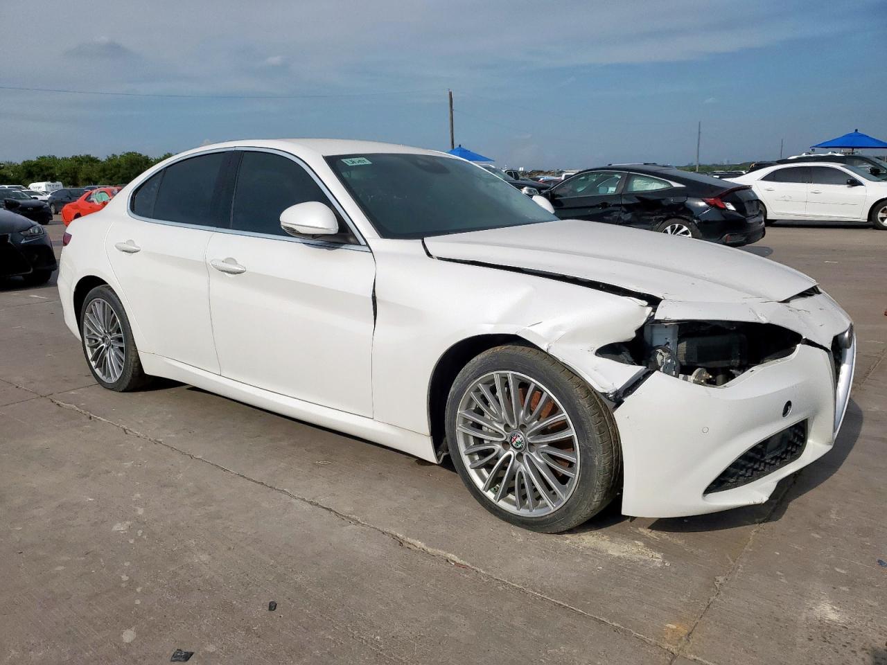 2017 Alfa Romeo Giulia Ti - Фото 4