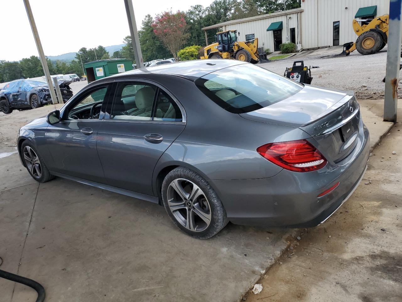 2018 Mercedes-Benz E 300 - Фото 2