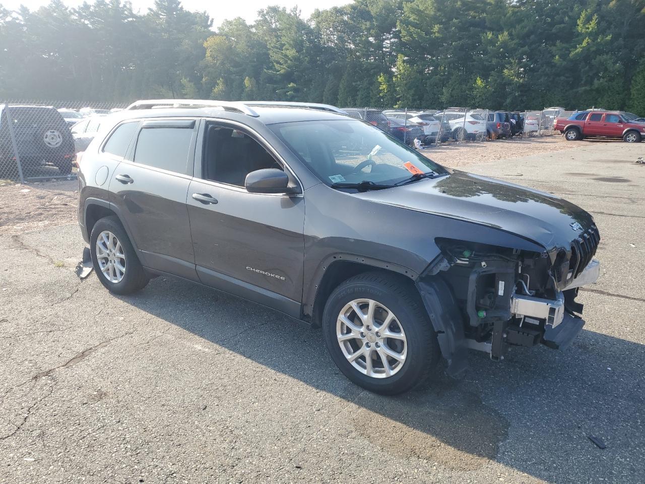 2017 Jeep Cherokee Latitude - Image 4