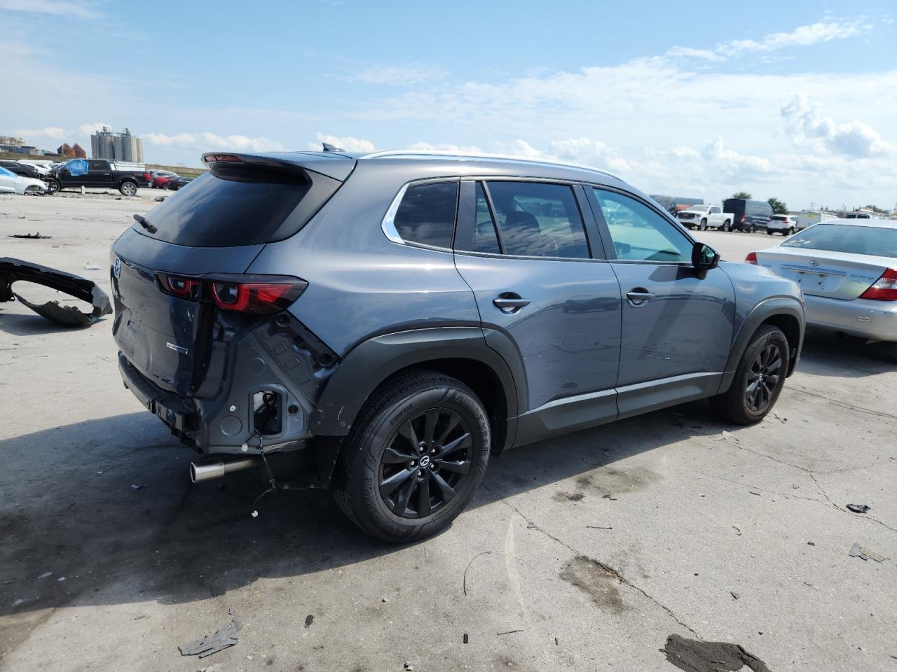 2025 Mazda Cx-50 Premium - Image 3