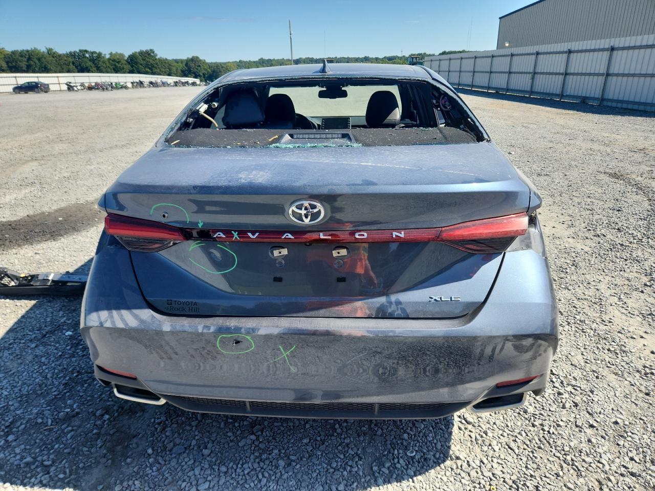 2022 Toyota Avalon Xle - Фото 6