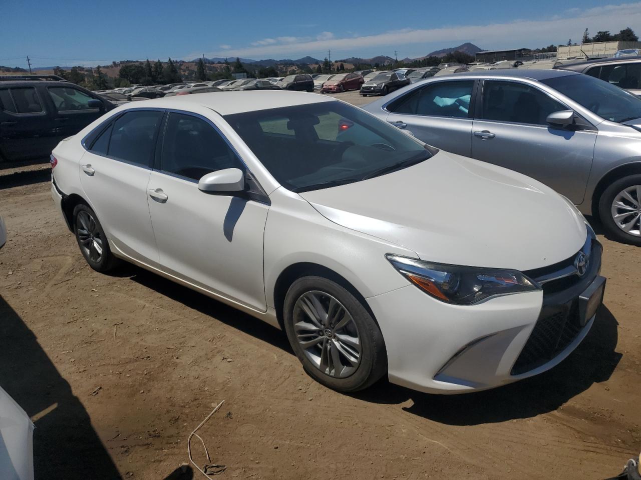 2015 Toyota Camry Le - Фото 4