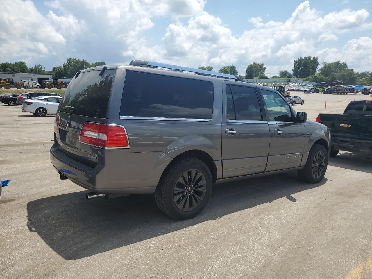 2014 Lincoln Navigator L - Фото 3