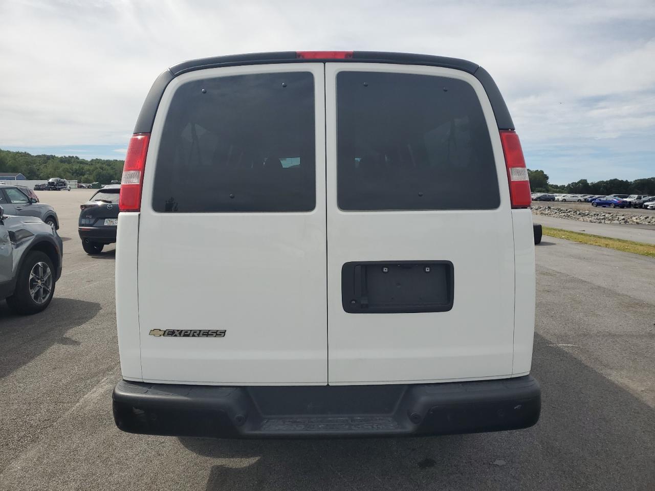 2023 Chevrolet Express G3500 Ls - Image 6