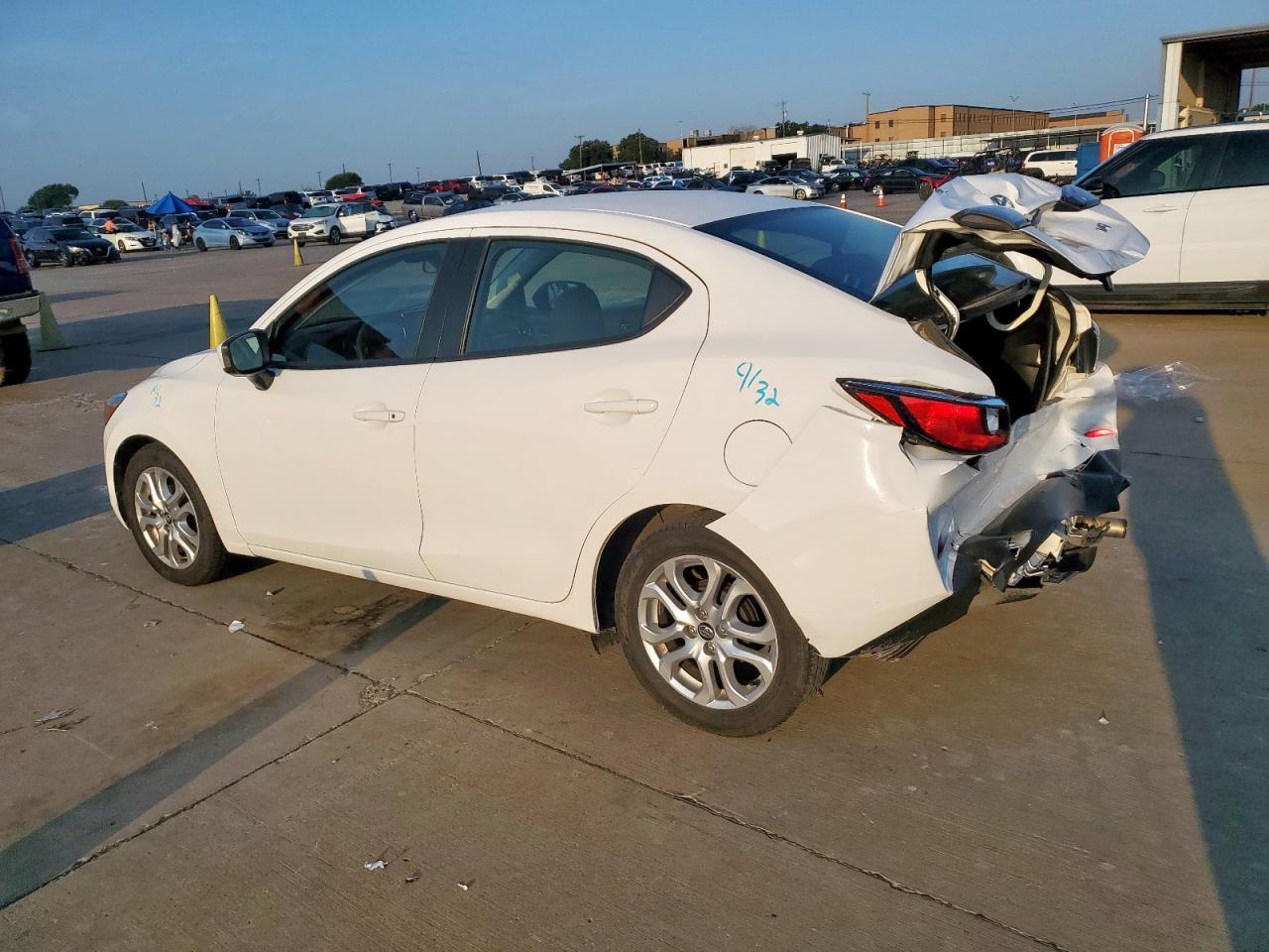 2018 Toyota Yaris Ia - Фото 2