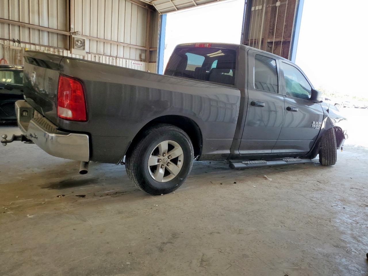 2020 Ram 1500 Classic Tradesman - Фото 3