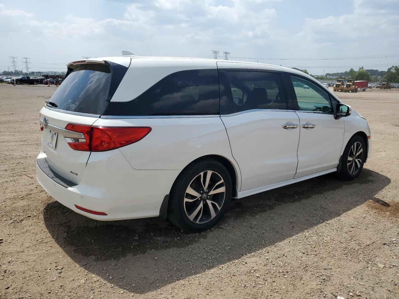 2018 Honda Odyssey Elite - Image 3