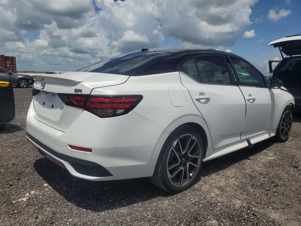 2024 Nissan Sentra Sr - Image 3