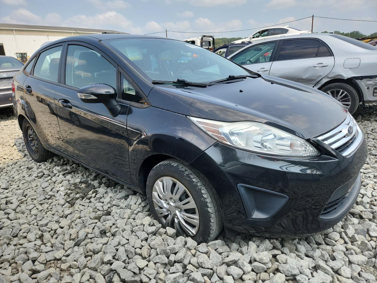 2013 Ford Fiesta Se - Фото 4