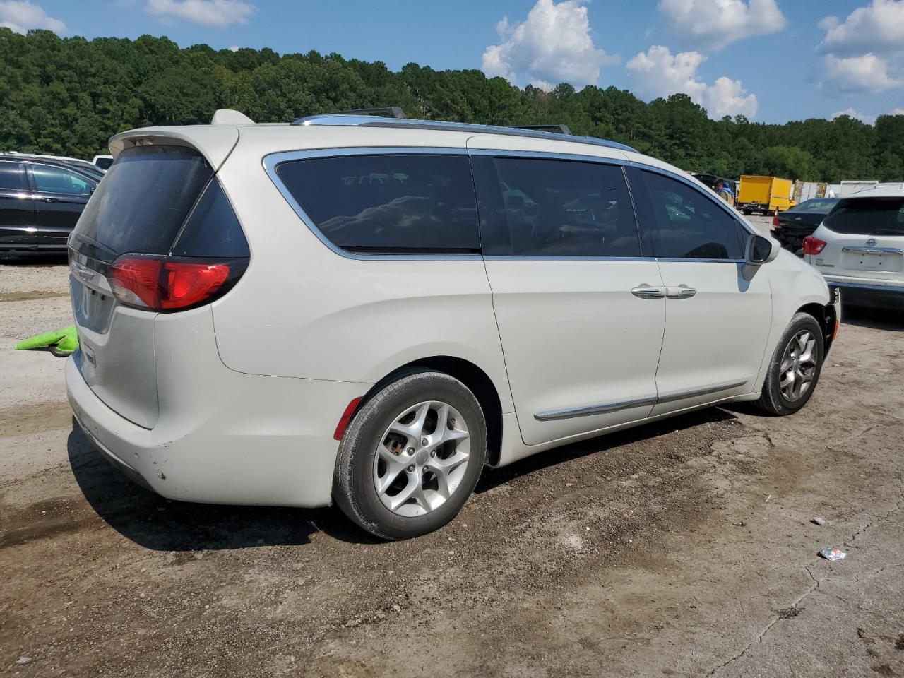 2020 Chrysler Pacifica Touring L Plus - Image 3
