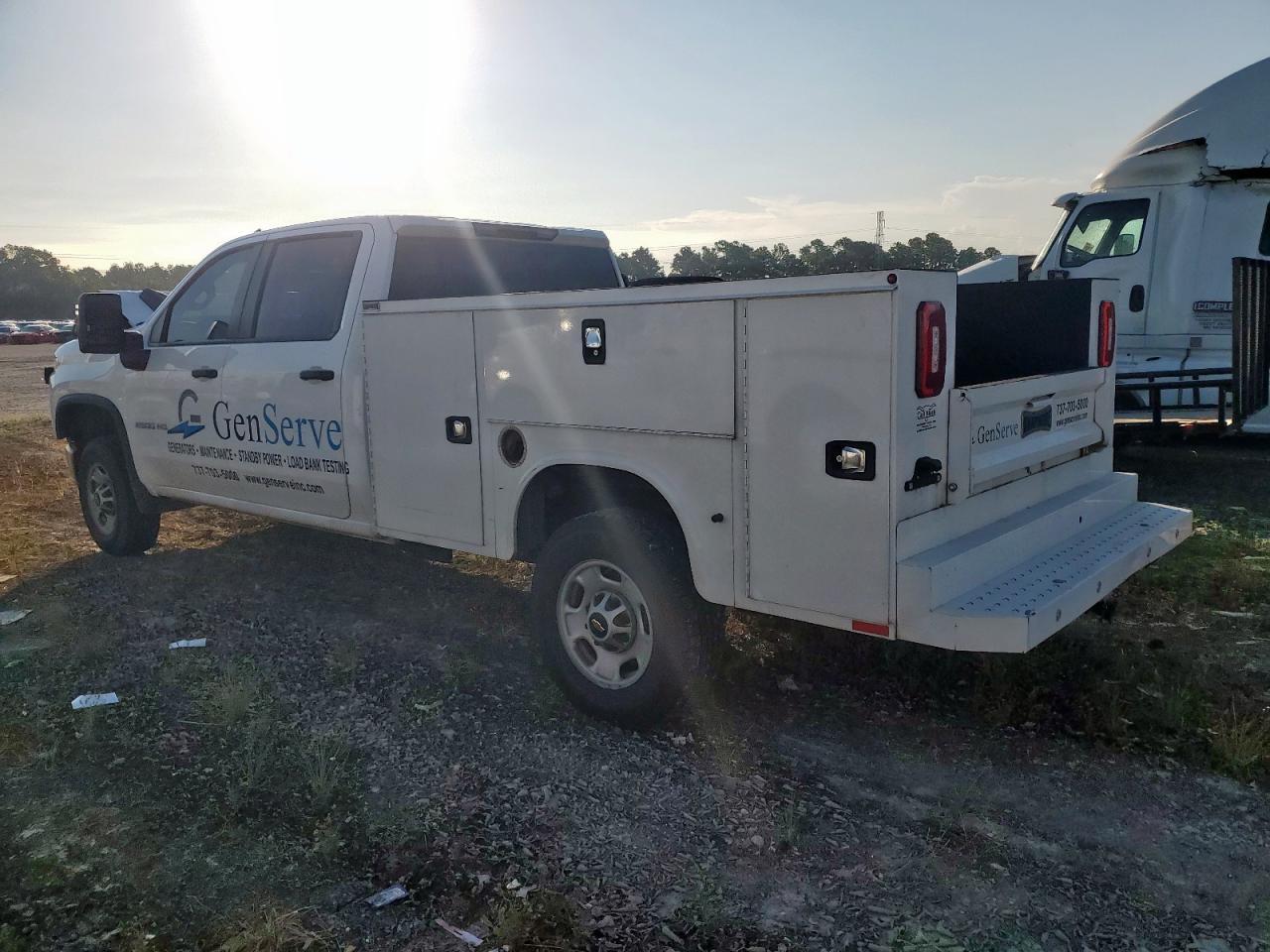 2023 Chevrolet Silverado C2500 Heavy Duty - Фото 3
