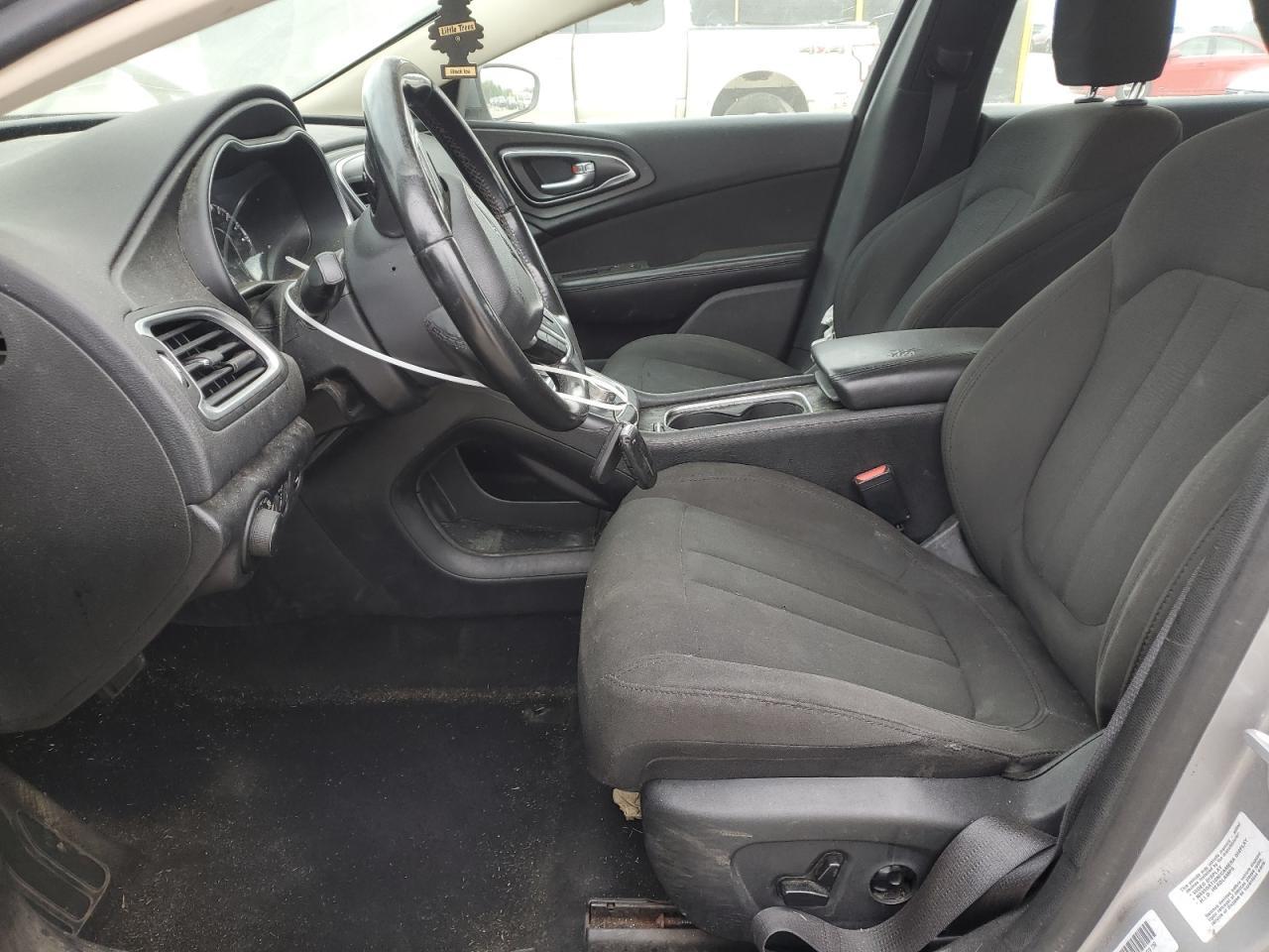 2016 Chrysler 200 Limited - Image 7