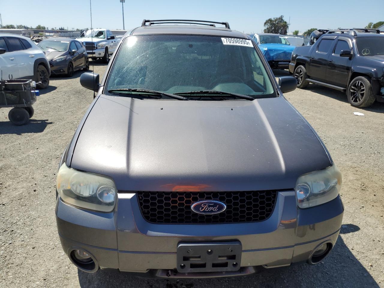 2005 Ford Escape Limited - Фото 5