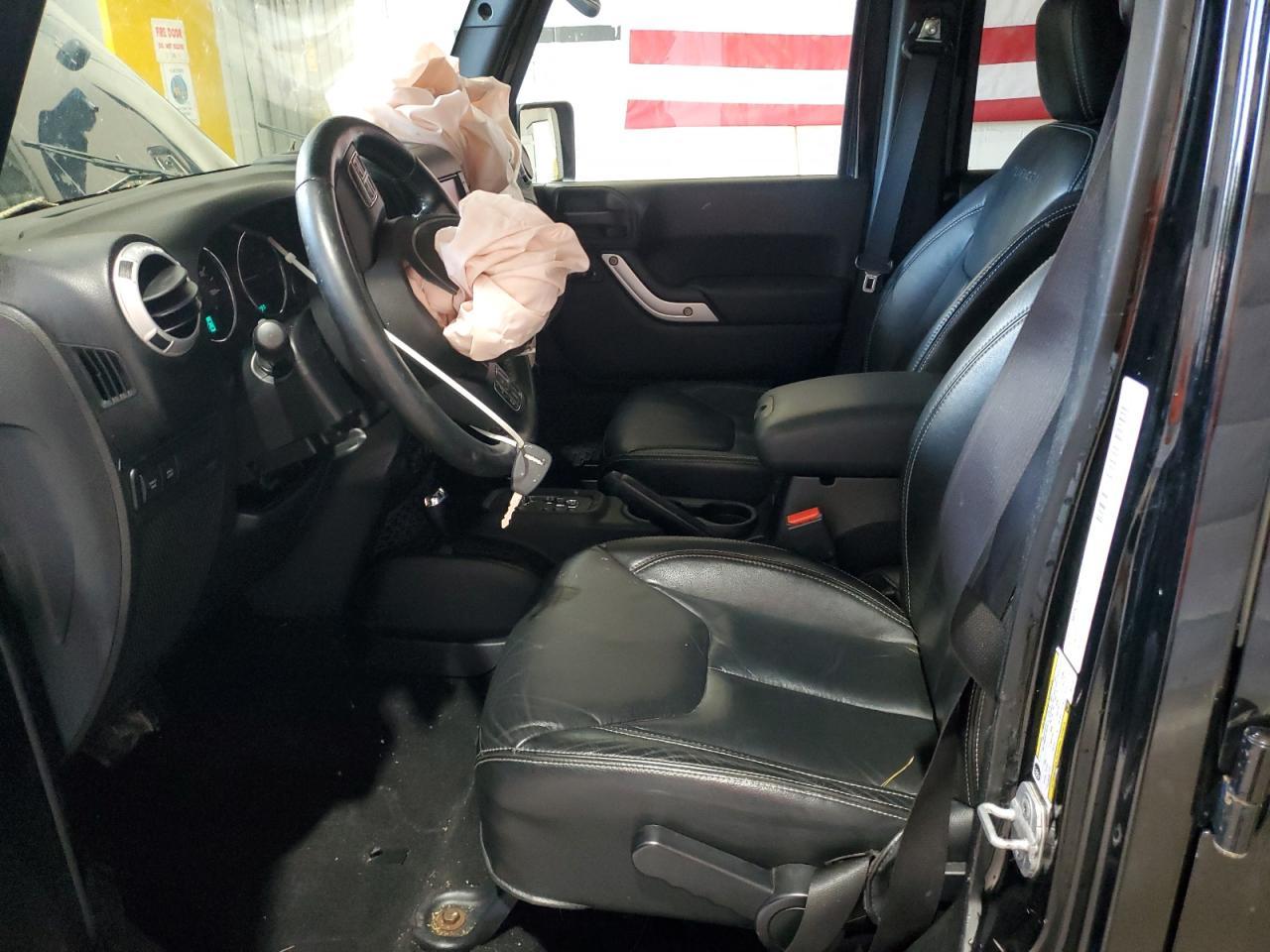 2013 Jeep Wrangler Unlimited Rubicon - Image 7