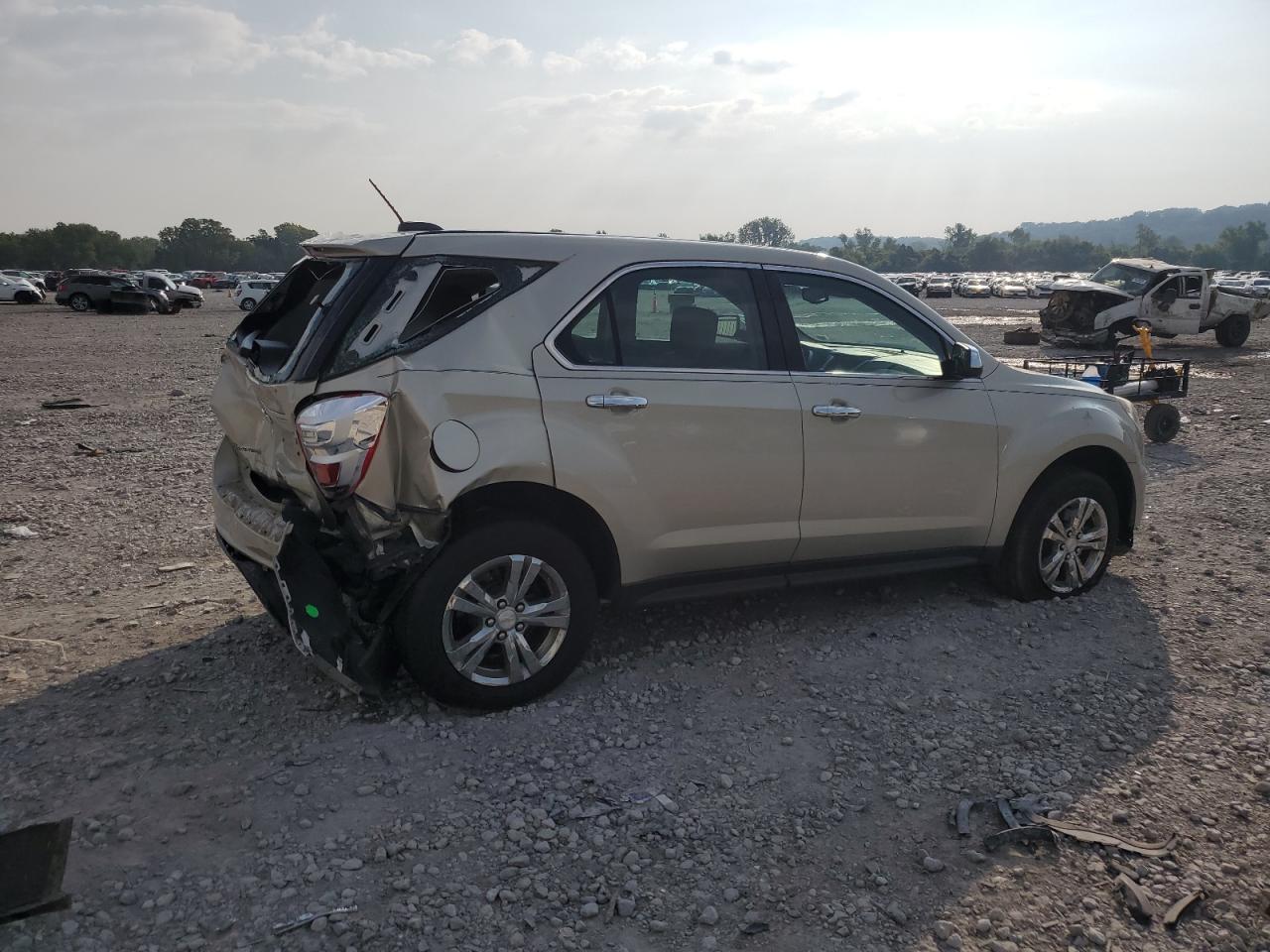 2016 Chevrolet Equinox Ls - Image 3