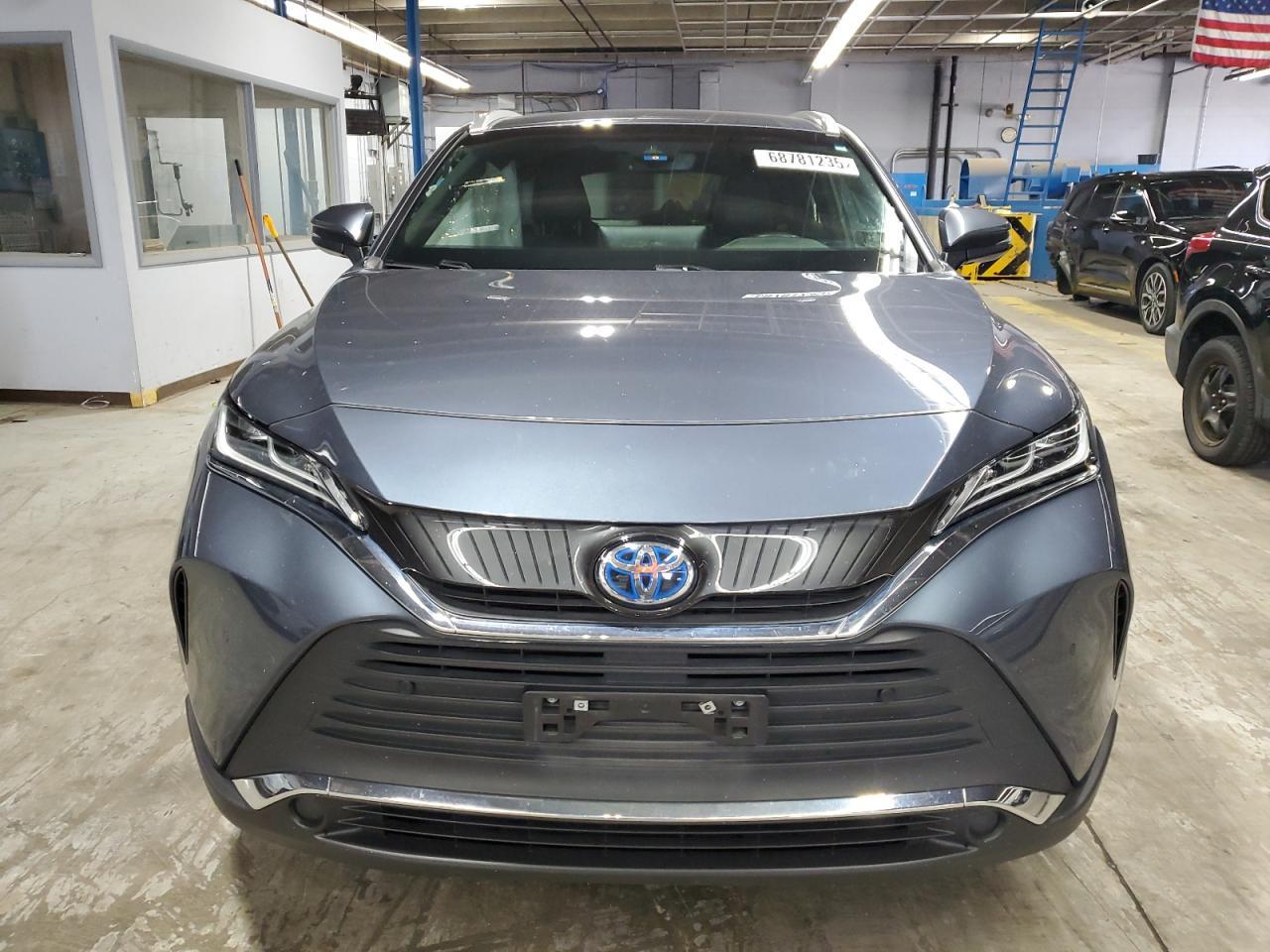 2022 Toyota Venza Le - Фото 5