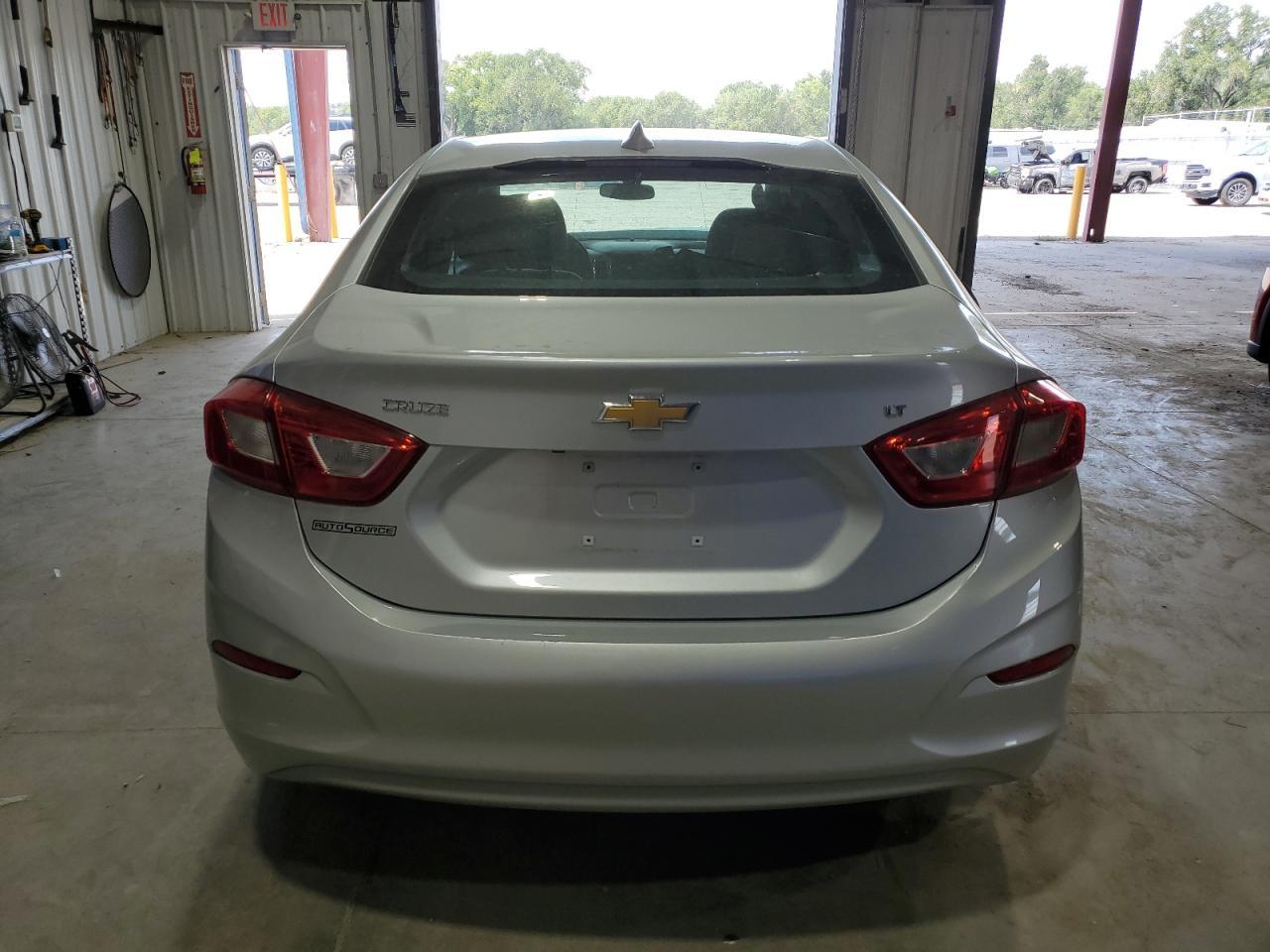 2018 Chevrolet Cruze Lt - Image 6