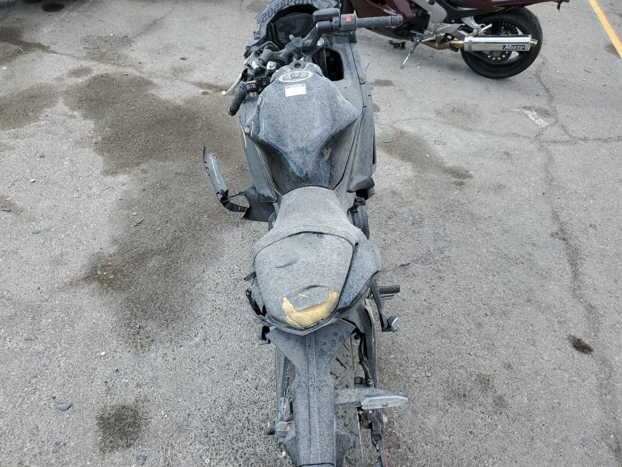 2025 Kawasaki Ex650 R - Фото 6