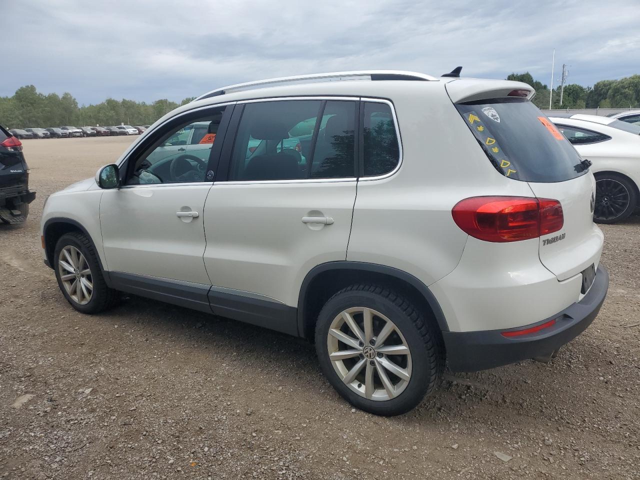 2017 Volkswagen Tiguan Wolfsburg - Image 2