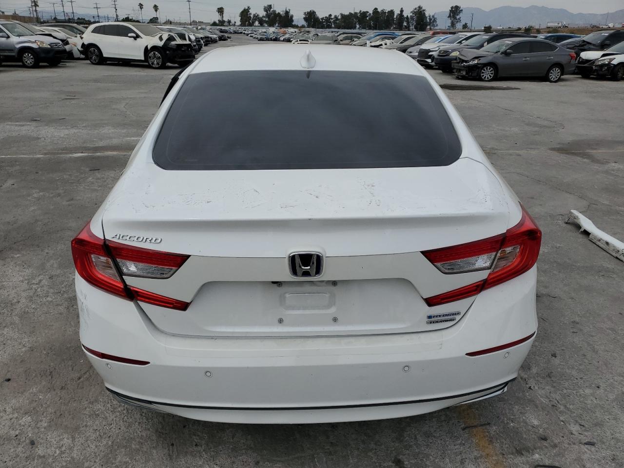 2021 Honda Accord Touring Hybrid - Image 6