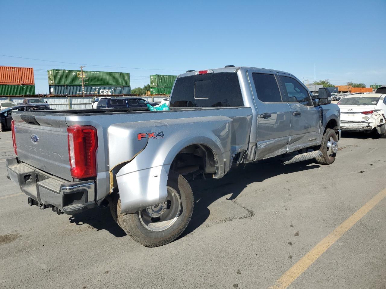 2024 Ford F350 Super Duty - Image 3