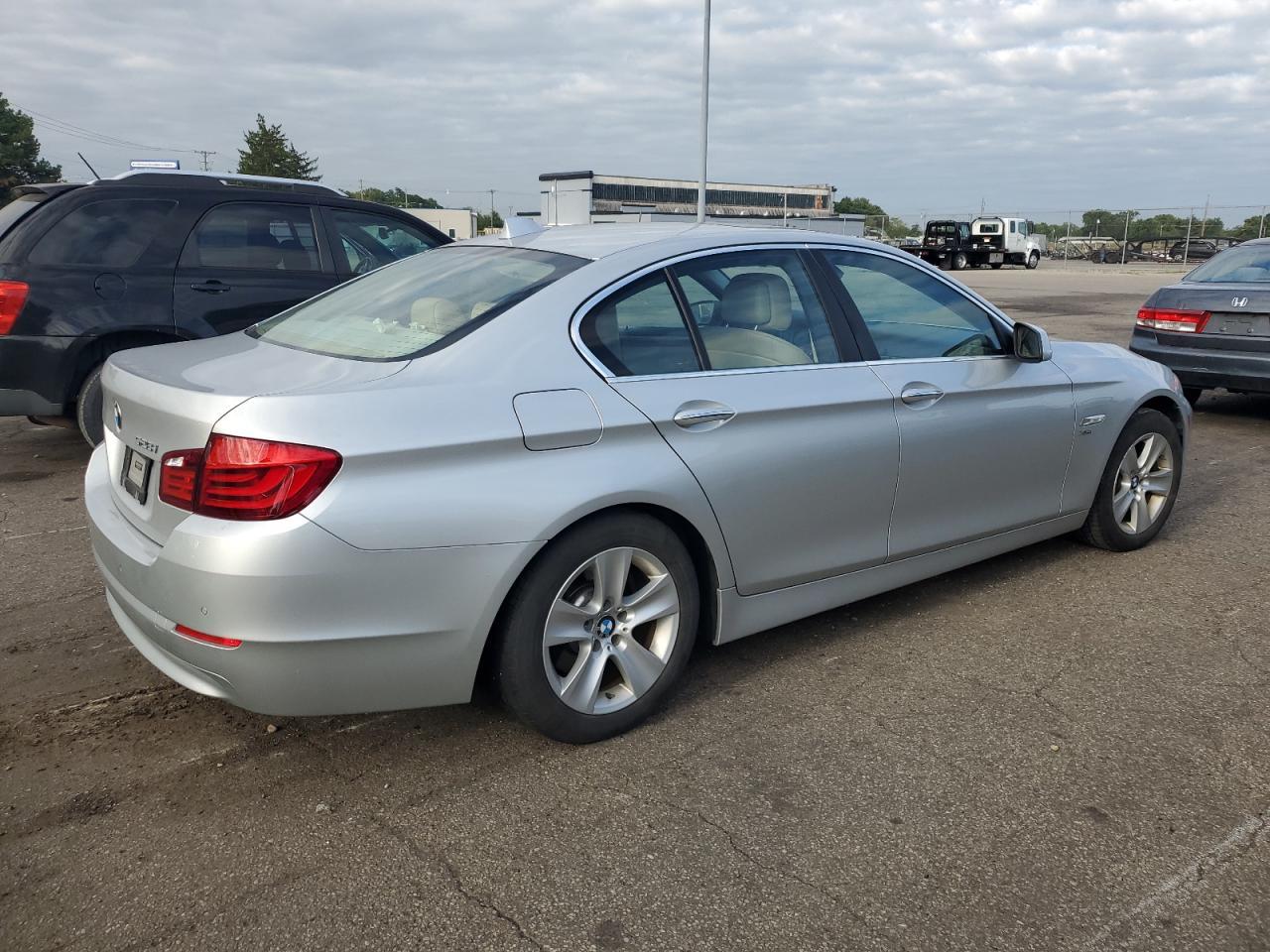 2012 BMW 528 Xi - Image 3