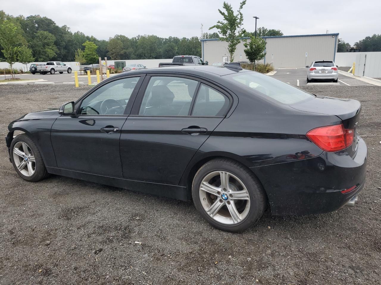2013 BMW 328 Xi Sulev - Image 2