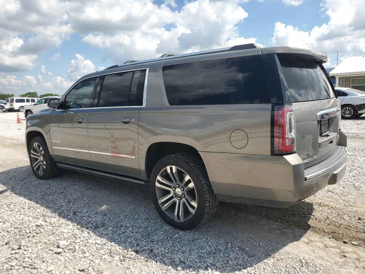 2019 GMC Yukon Xl Denali - Фото 2