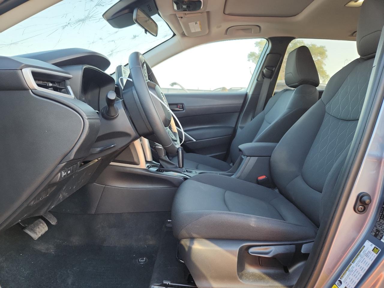 2025 Toyota Corolla Cross Le - Фото 7