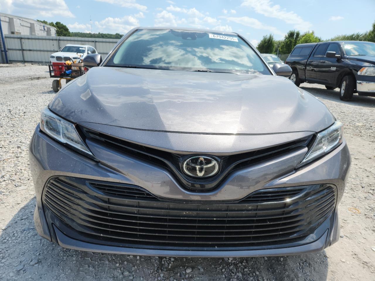 2020 Toyota Camry Le - Фото 5