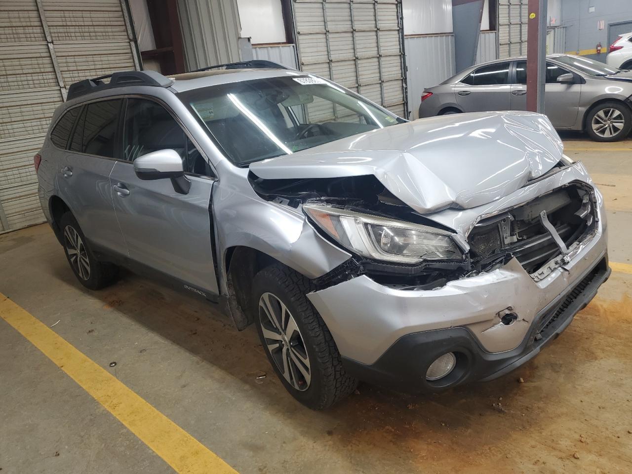 2018 Subaru Outback 3.6R Limited - Image 4