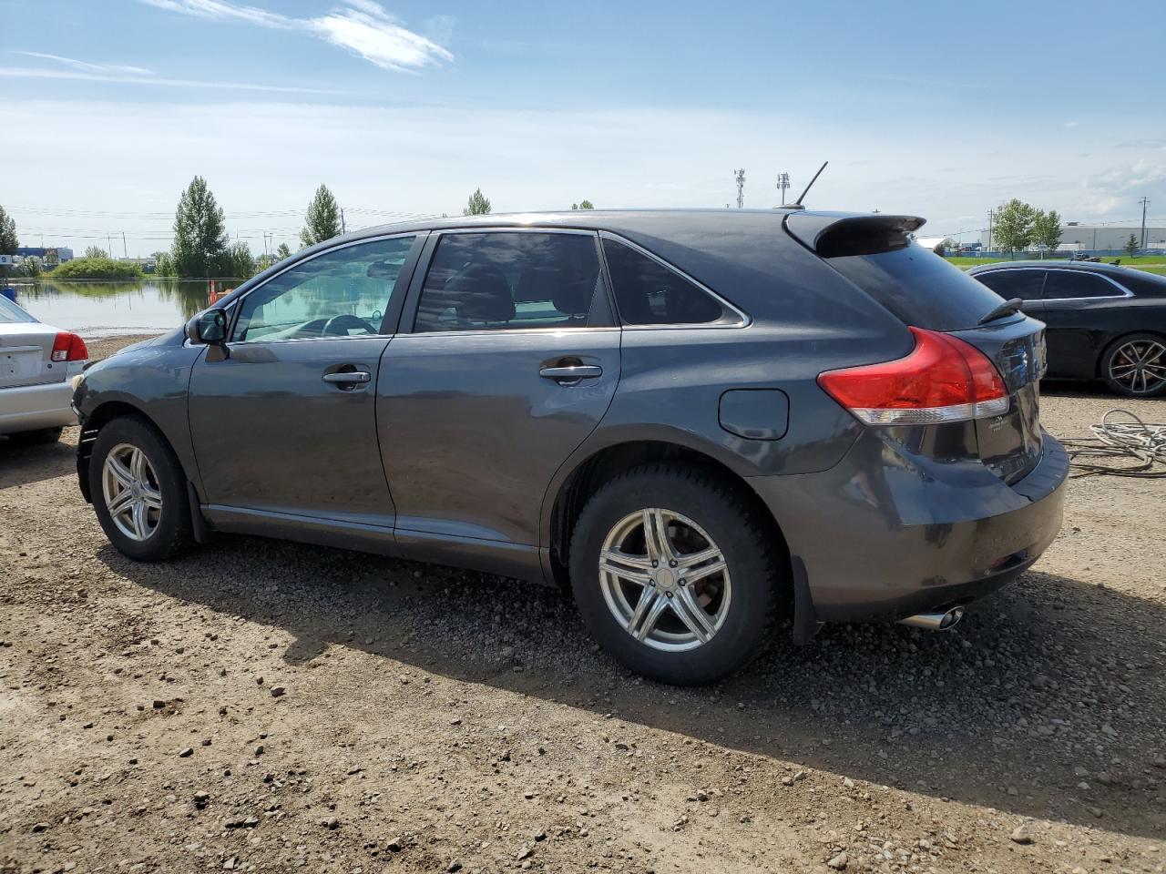 2009 Toyota Venza - Image 2