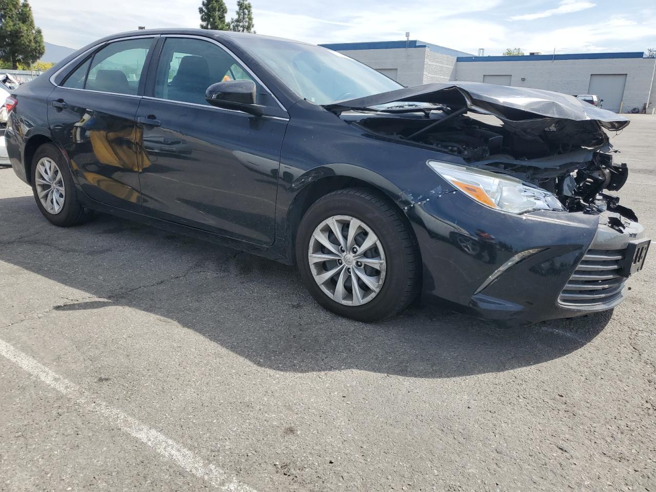 2016 Toyota Camry Le - Фото 4