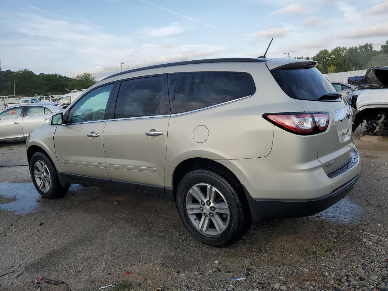2015 Chevrolet Traverse Lt - Image 2
