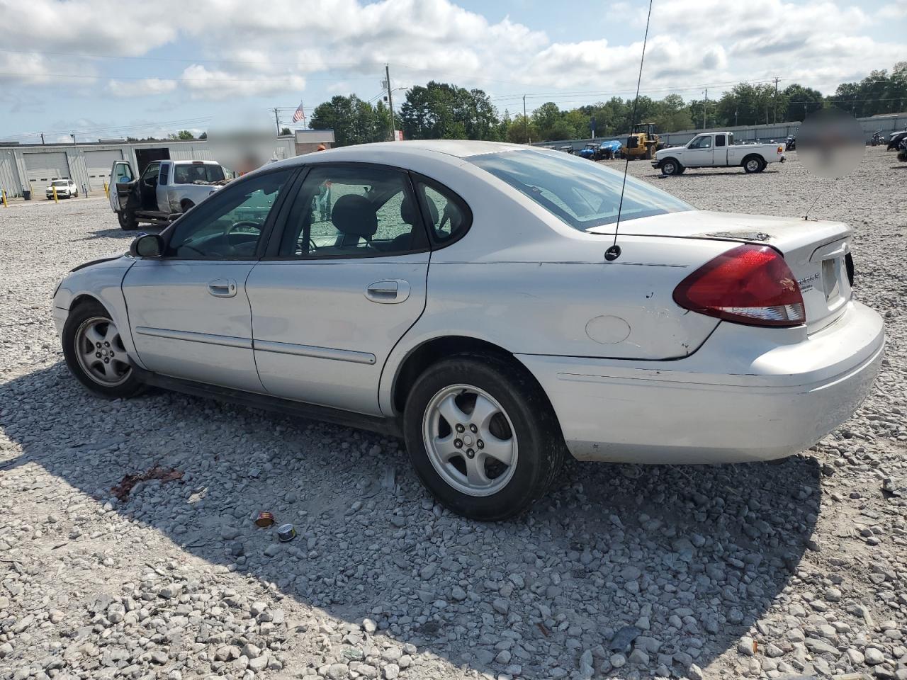 2005 Ford Taurus Se - Фото 2