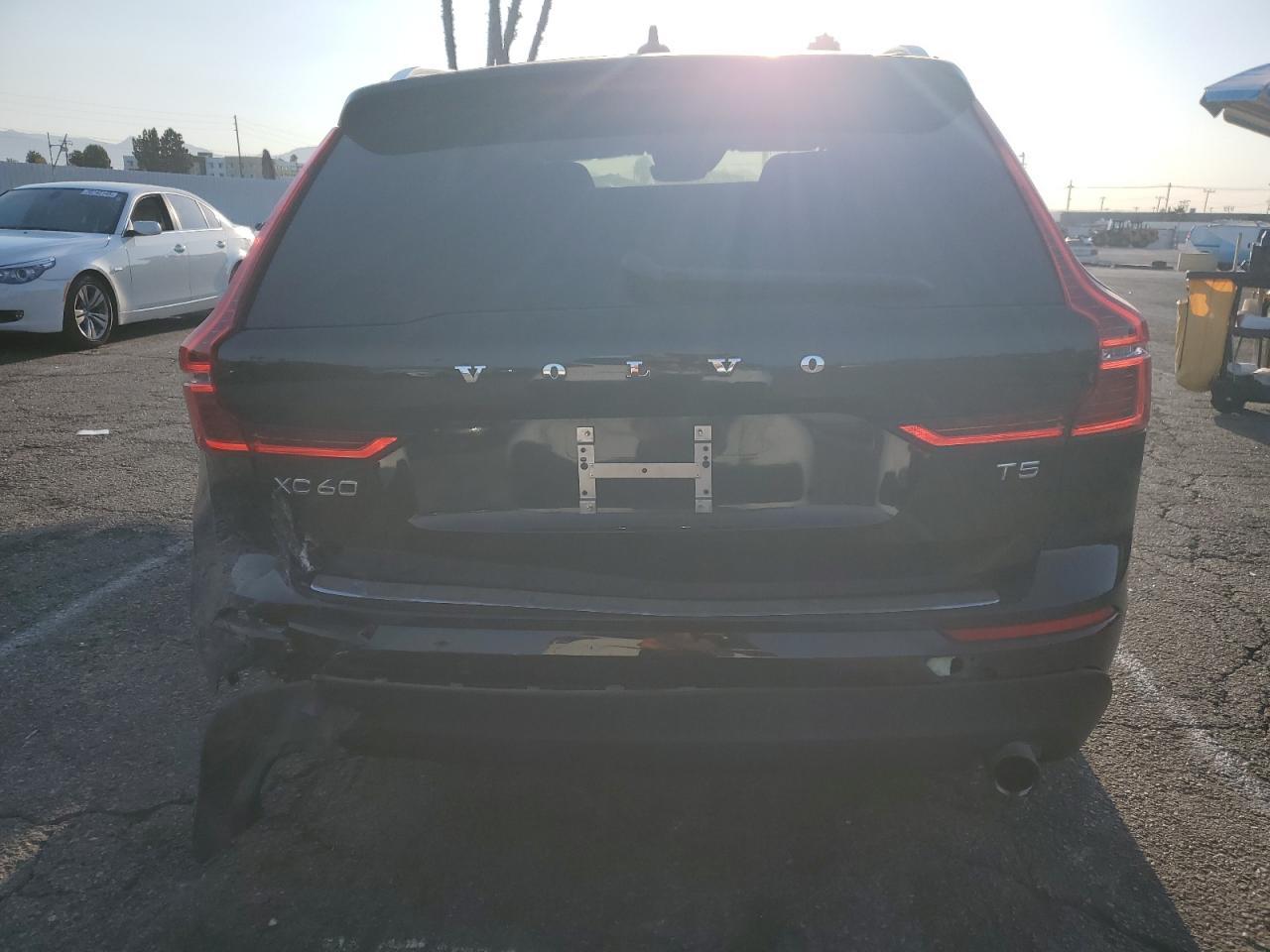 2019 Volvo Xc60 T5 Momentum - Image 6