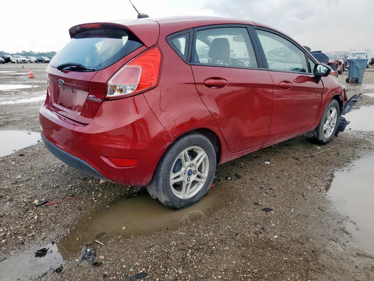 2017 Ford Fiesta Se - Фото 3