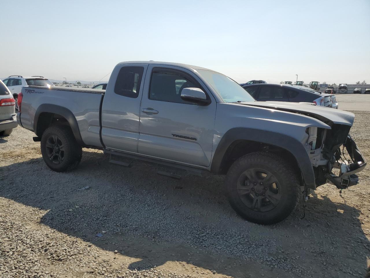 2018 Toyota Tacoma Access Cab - Image 4