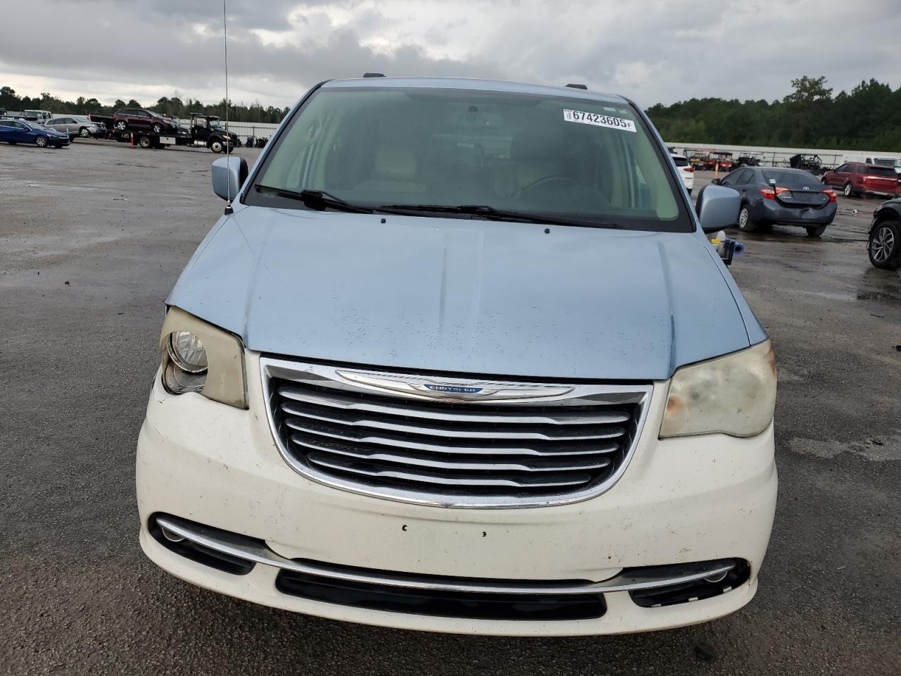 2013 Chrysler Town & Country Touring - Image 5