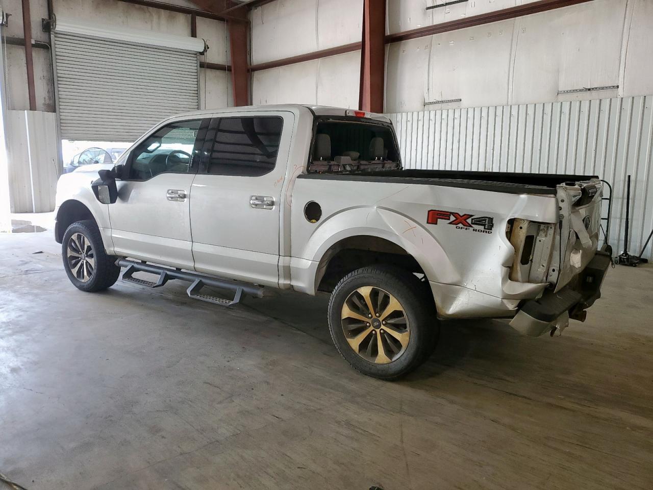 2017 Ford F150 Supercrew - Фото 2