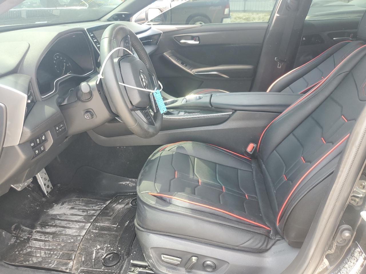 2022 Toyota Avalon Touring - Image 7