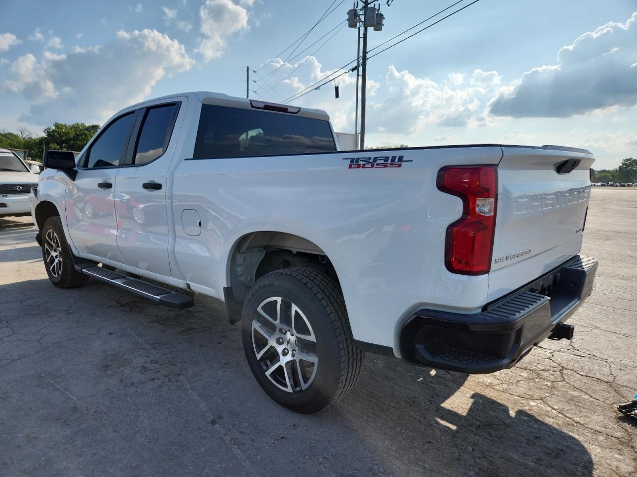 2019 Chevrolet Silverado K1500 Trail Boss Custom - Фото 2